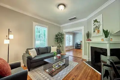 Image de 5 mins from Nc State & Downtown Raleigh
