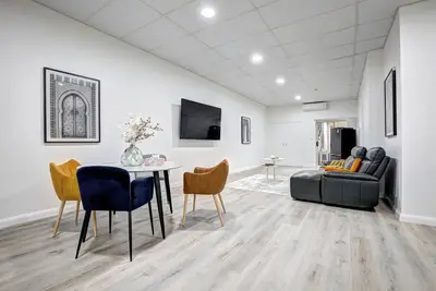 Image de Lakeview Escape. Capital City Comfort. Facing A Beautiful Lake And Park