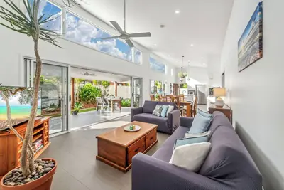 Image de Coastal Home - Steps to Beach