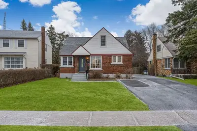 Image de Serene Retreat - Spacious 4br Haven Near the Falls
