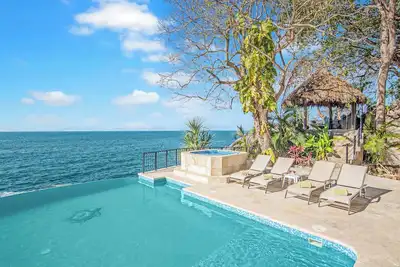 New! 2 Infinity Pools - Oceanfront Luxury Villa