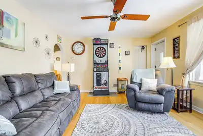 Image de 1 Mi to Lambeau Field: Residential Home w/ Yard