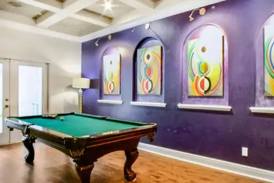 Image de 5br Heated Pool Home in Brandon - Pool Table