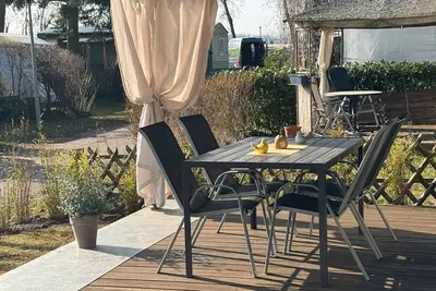 Image de Caravane \"La Pura Vida\" avec terrasse privée, jardin partagé et Wi-Fi