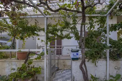 Alisahni Home 1, Villa