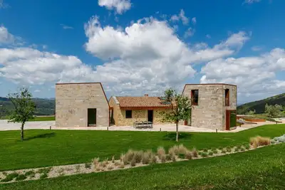 Image de Villa en Toscane avec piscine et vue Volterra