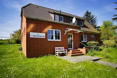 Image de Idyllic location with its own garden - Dat Bienenhuus