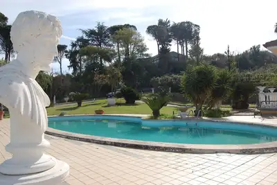 Image de Relaxation at the Gates of Rome, with private pool.