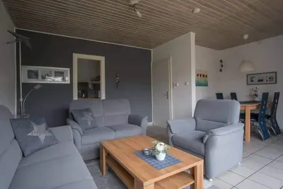 Image de Vacation bungalow centrally located in Norddeich with 3 bedrooms and fenced garden