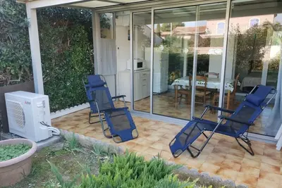 Image de F2 cosy avec jardin, clim et parking à Balaruc-les-Bains