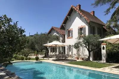 Villa Cedrat - on a vineyard