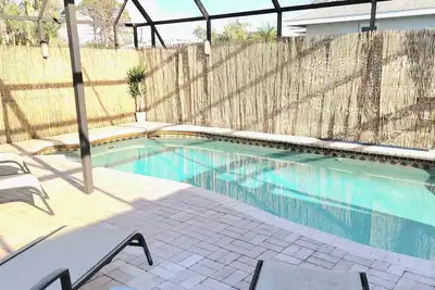 Image de Venice Poolside Coastal Retreat