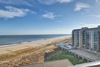 Image de Ocean Views in this 2 bed/2 bath condo in amenity rich Sea Colony East! Brandywine House, Wifi Available, Pool, Fitness Center, Private Beach, Tennis!