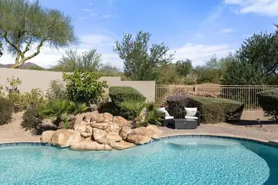 Image de Charming 3-bedroom house plus  in fabulous Scottsdale with Views!