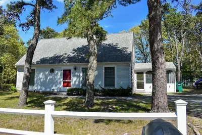 Image de New to our 2025 Inventory: Lovely 4 bedroom, 2 bath home sleeping 8