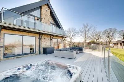 Image de Prestige-Country -Maison-Salle de bain et douche-Vue sur la vallée