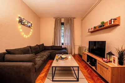Spacious apartment in a perfect location with high-speed internet and A/C