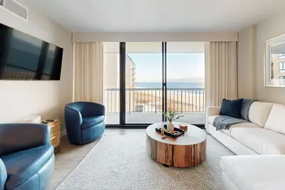 Image de Sea Colony Ocean renovated beachfront condo with balcony, Ac, pools, & tennis