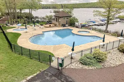 Image de Lake Harmony Retreat – Stunning views of the lake and the ski slope