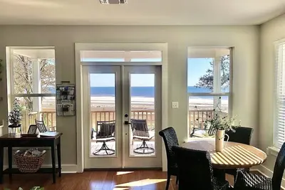 Image de Ocean view from Every room? Welcome to The Beach House! 3bed 3bath!