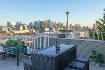 Image de Premier Space Needle View - Walk Score 95 - Free Parking