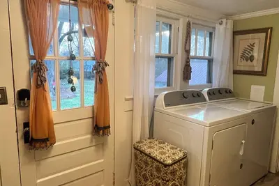 Image de Whimsy Cottage Close to Everything in Pittsboro
