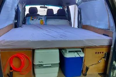 Image de FurgoCamper cozy and functional, it will give you the freedom to go anywhere.