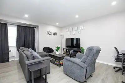 Image de Stylish 2br, Unit 2, Smart Lock, Yard, Â Laundry