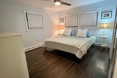 Image de Great Cape House with Outdoor Living near the Beaches