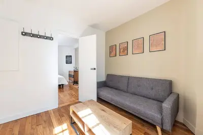 Image de Parisian Flat for Work and Study