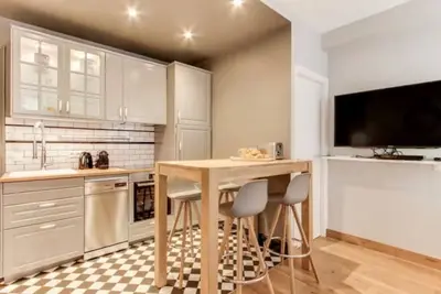 Image de 10min from Marais - Ac and Fully equipped