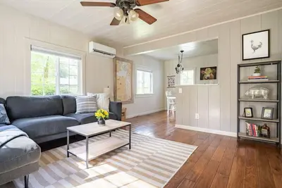 Image de Relaxing Farm Retreat- fresh eggs provided with every stay!