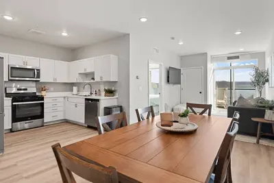 Image de Condo with stunning views of Lake Pepin - Assigned Garage - Unit 205