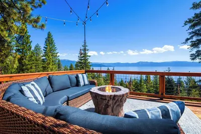 Image de Shoreline Vista | Lake Views, Near Hike & Bike!
