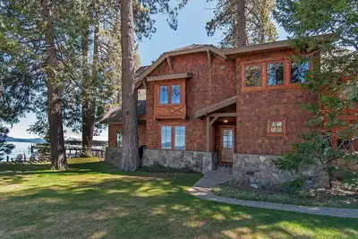 Image de West Lake Serenity | 180 Degree Lake Views