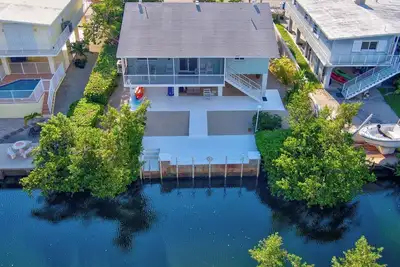 Image de Minty Manatee - Water Front