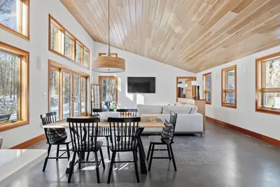 Image de Warm and Contemporary Cape Porpoise Retreat