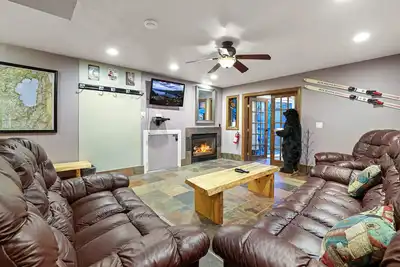 Image de Ski In, Ski Out! 3 Bdr Steps from Stagecoach Lift