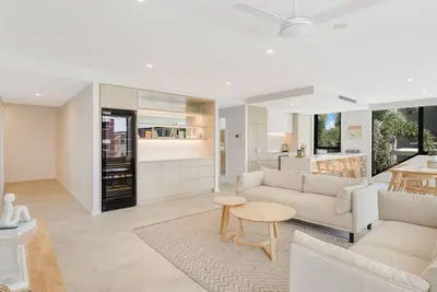 Image de Sol Apartments Unit 602 - Modern 3 Bedroom Apartment Close to the Beach in Coolangatta - Free Wi-Fi