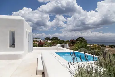 Image de Dazzling Paros Villa | Villa ThalassĂa | 2-Bedrooms | Breathtaking Sea Views | Private Outdoor Pool | Private Furnished Terrace | Peaceful Outdoor Ambiance | Prime Location