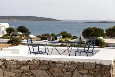Image de Endearing Paros Suite | Nissos Suite | Superior Sea View Suite with Private Plunge Pool | Peaceful Outdoor Ambiance | Prime Location