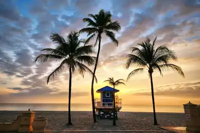 Image de Beachfront with Private Pool ~ 1 Bedroom w/ King Bed & Free Parking at the Beach