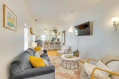 Image de Walk to Beach: Keansburg Home w/ Patio & Fire Pit!
