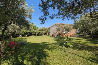 Image de 6p-family-house, 950m2 garden, 25m2 terrace, near lake 150m, near village 400m