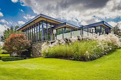 Image de Stunning 6 bed 5 bath estate on 65 acres with Pool, Hot Tub and Tennis Court!