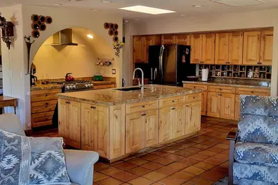 Image de Just Listed! The Camelback Ranch in Litchfield Park - Spring Training Home Base!