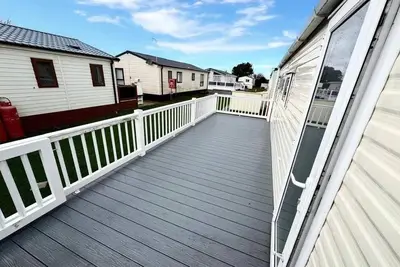 Image de Clacton Caravan site, Three bedroom, 8 berth caravan, 2 bathroom and Decking