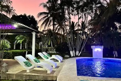 Image de Tropical Zen - Spacious 4-bedroom villa with WiFi, Ac in beautiful Los Cobanos