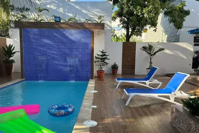 Spacious 5-bedroom villa in lovely Santo Domingo with WiFi, Ac