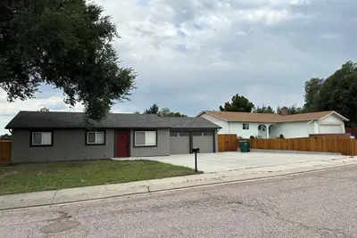 Image de Spacious 3-Bedroom Home with Large Backyard, Near Military Bases